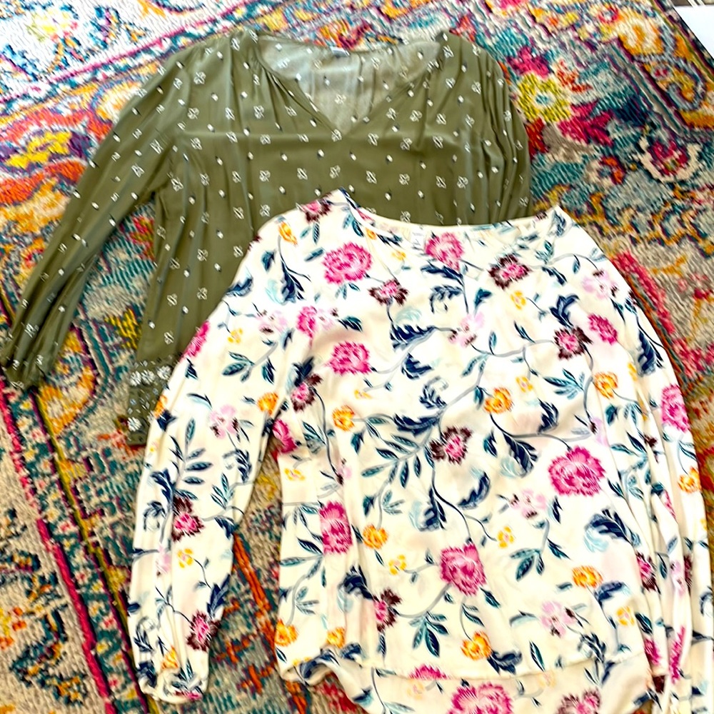 Old Navy floral blouse bundle! Cute hippie like tops. Size medium